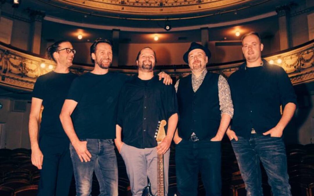 Alchemy plays Dire Straits